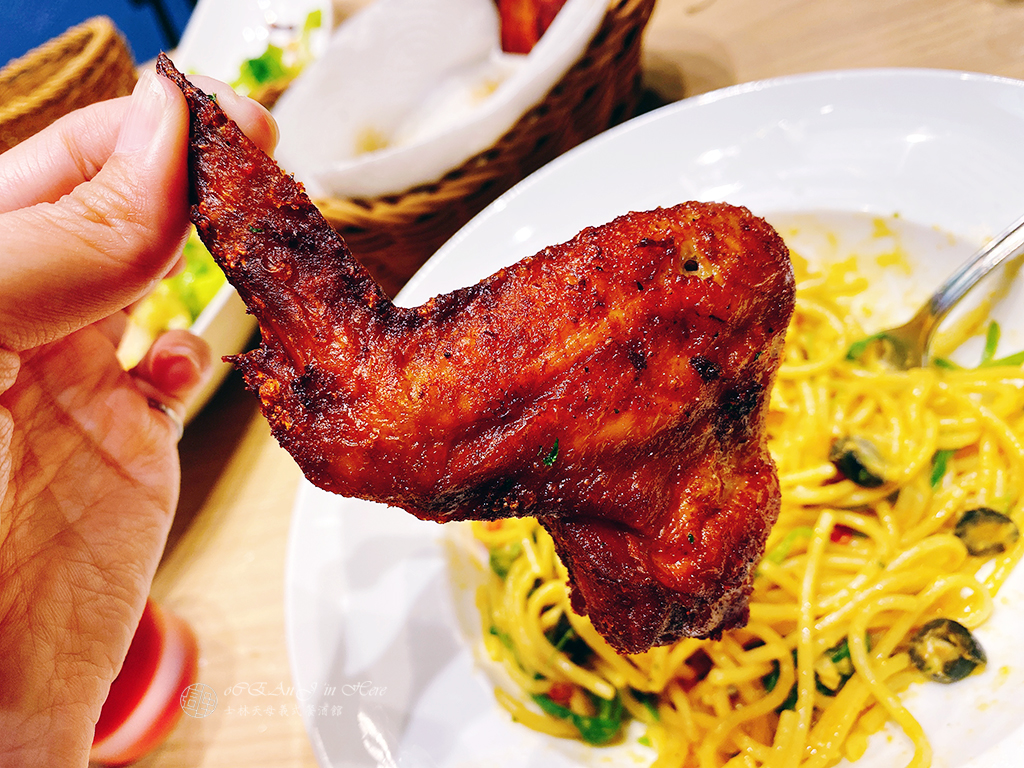 Shilin Tianmu Gourmet Restaurant | Bistro Italian Tavern here is a great place for a casual drink and meal in Taipei. Enjoy the delicious taste of our champion pizza. On holidays, we offer late-night dining and occasional buy-one-get-one-free drink deals!