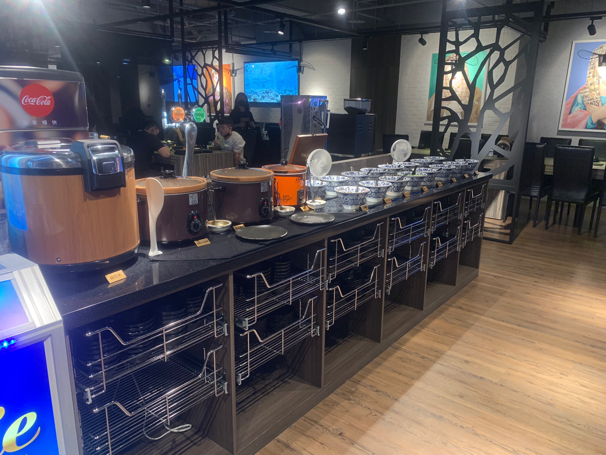 Highly recommended online! All-you-can-eat hot pot with à la carte quality?! In Zhongshan District, Taipei City - Wild Szechuan God Spicy Hot Pot.
