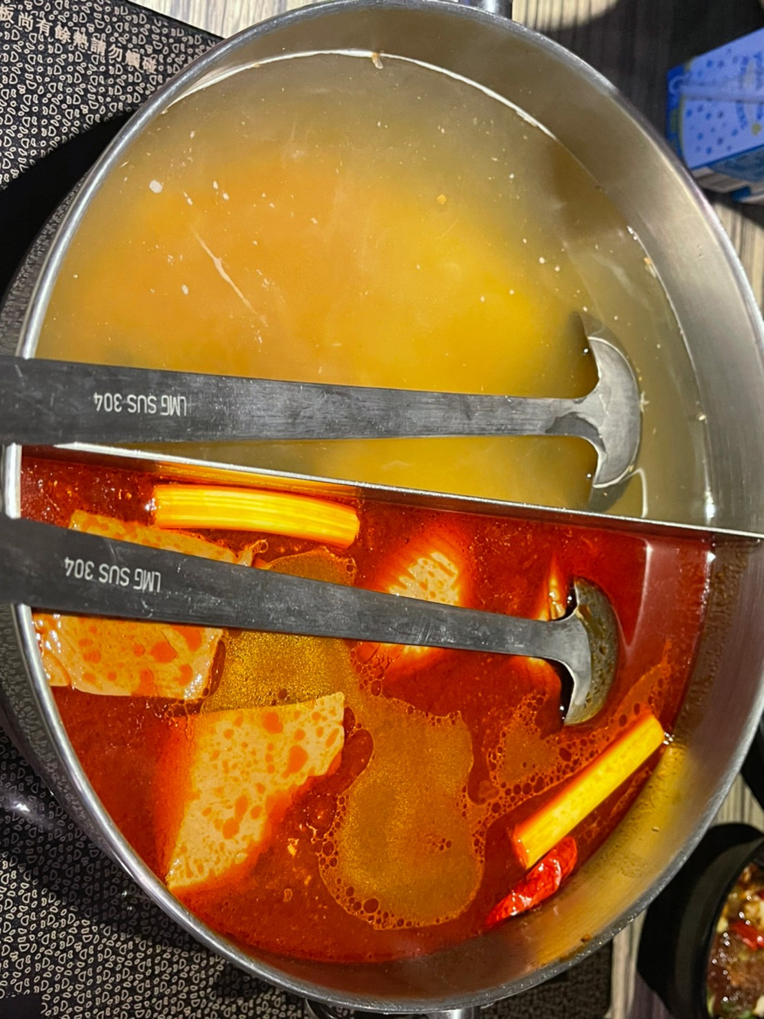 Highly recommended online! All-you-can-eat hot pot with à la carte quality?! In Zhongshan District, Taipei City - Wild Szechuan God Spicy Hot Pot.