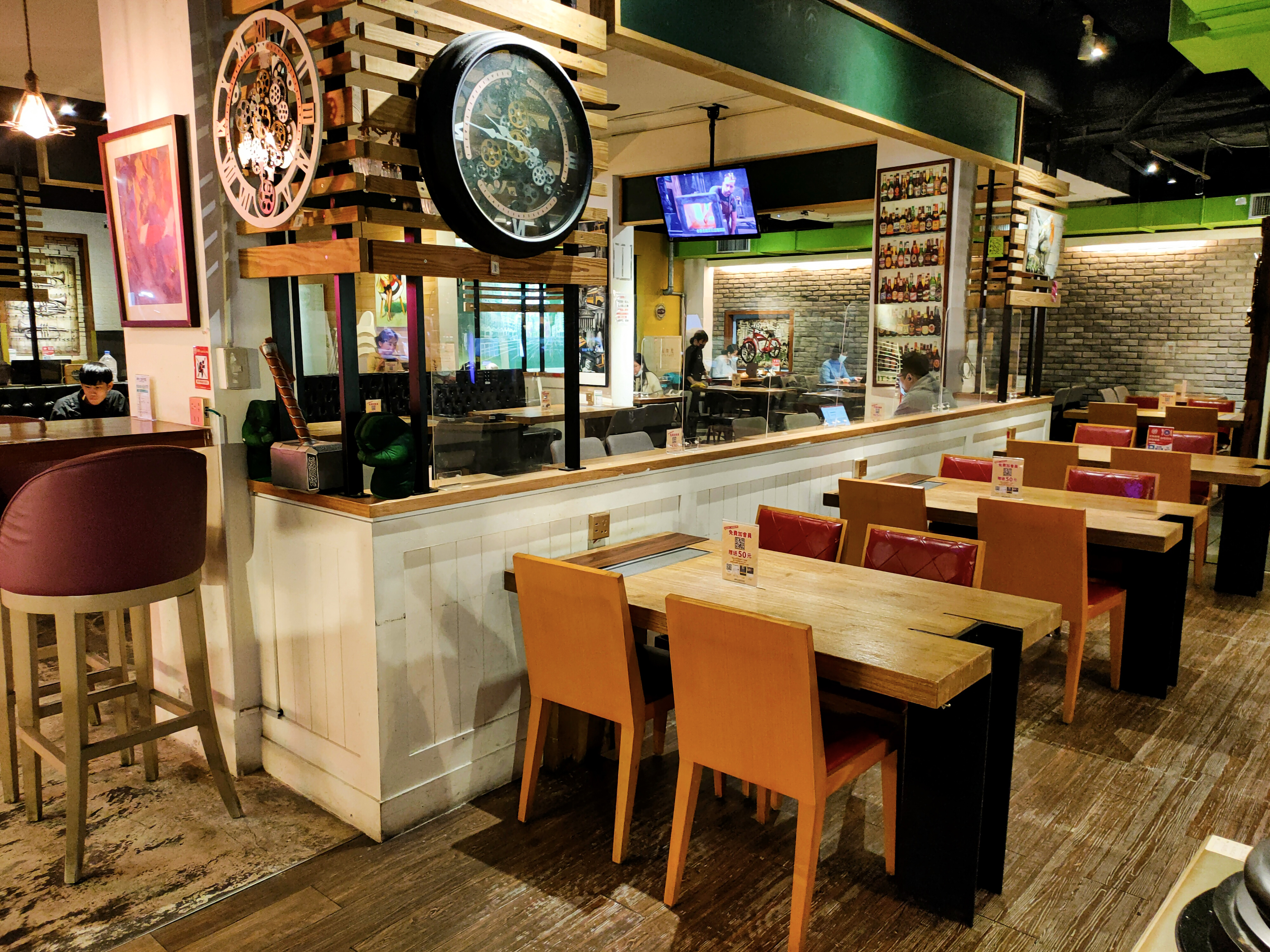 【Wenshan District, Taipei】i99 COFFEE. Hotpot Lovers, Look Here! With a variety of hotpot soup bases, unlimited servings of braised pork rice, ice cream, and drinks, and no time limit!