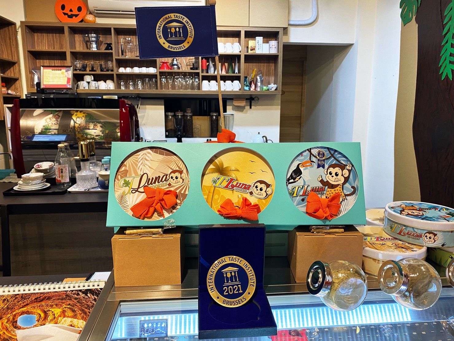 [West District, Taichung] T.luna Monkey French Cookies | Winner of the 2021 iTQi Superior Taste Award | Hidden High Mountain Tea Cookie Flavor | Bestseller Abroad | Taichung Souvenir