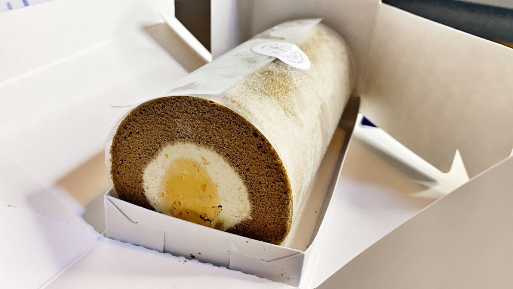 [West District, Taichung] Kinber Handmade | Pineapple Salted Egg Yolk Swiss Roll | A Must-Try for Salted Egg Yolk Lovers | New Mid-Autumn Festival Gift Option | Sweet but Not Cloying, Delicious and Photogenic | Specializing in Swiss Rolls