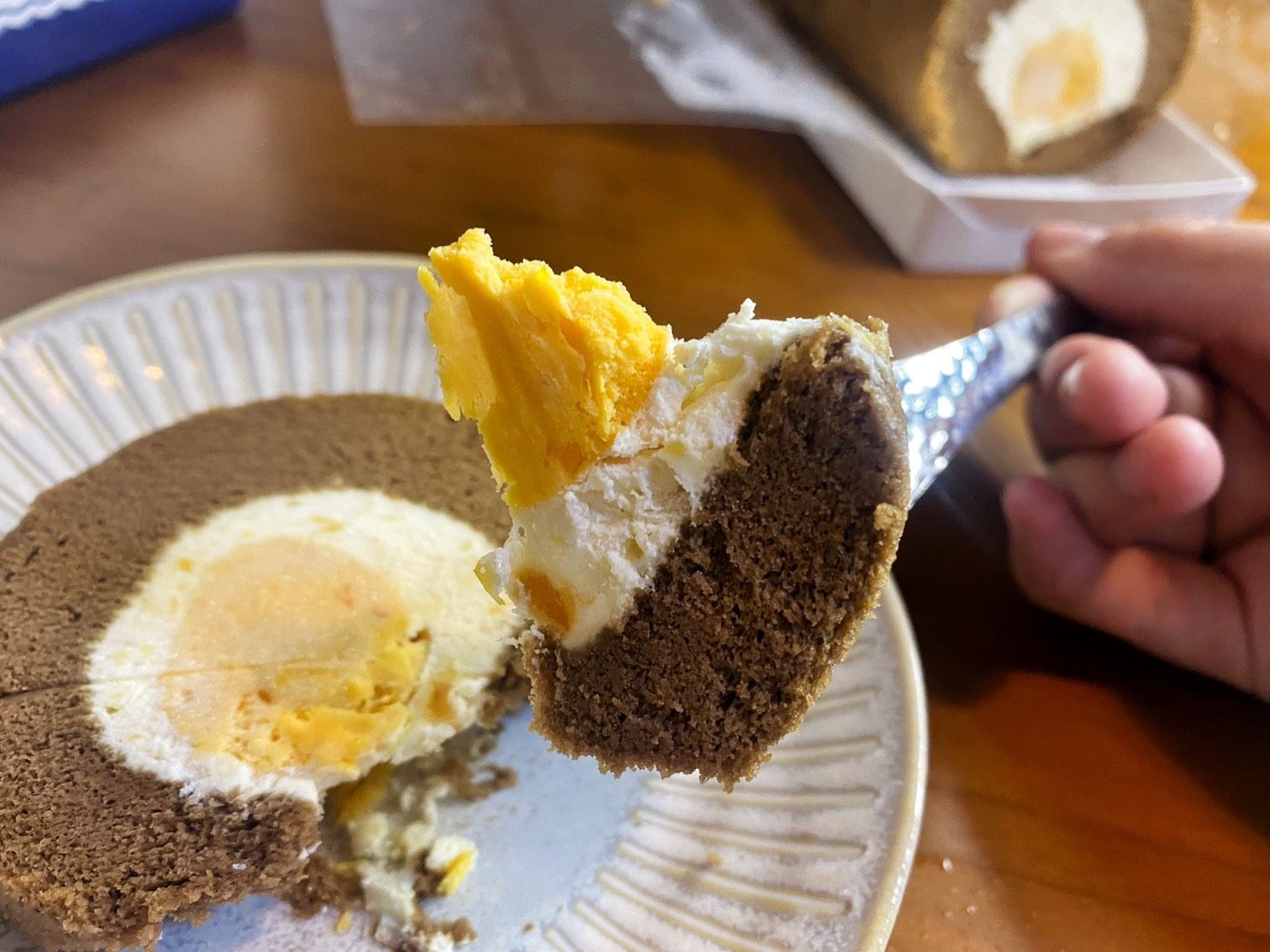 [West District, Taichung] Kinber Handmade | Pineapple Salted Egg Yolk Swiss Roll | A Must-Try for Salted Egg Yolk Lovers | New Mid-Autumn Festival Gift Option | Sweet but Not Cloying, Delicious and Photogenic | Specializing in Swiss Rolls