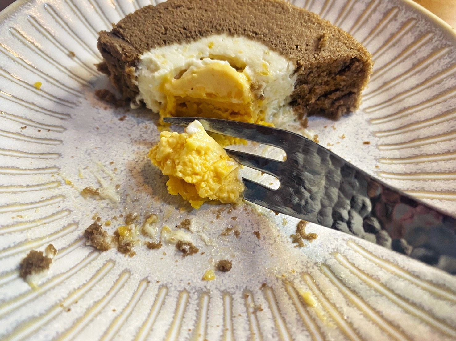 [West District, Taichung] Kinber Handmade | Pineapple Salted Egg Yolk Swiss Roll | A Must-Try for Salted Egg Yolk Lovers | New Mid-Autumn Festival Gift Option | Sweet but Not Cloying, Delicious and Photogenic | Specializing in Swiss Rolls