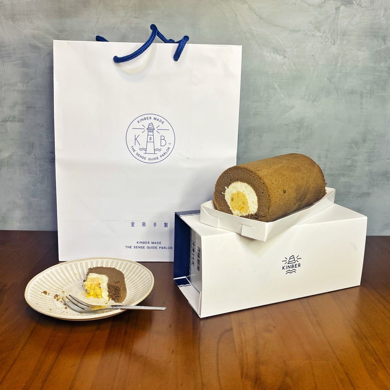 [West District, Taichung] Kinber Handmade | Pineapple Salted Egg Yolk Swiss Roll | A Must-Try for Salted Egg Yolk Lovers | New Mid-Autumn Festival Gift Option | Sweet but Not Cloying, Delicious and Photogenic | Specializing in Swiss Rolls