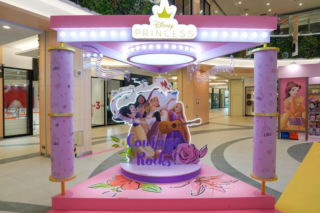 【Tainan】Disney Princesses Appear at Mitsui OUTLET! Lighting Up a "7-Meter High Christmas Tree", Snow White, Cinderella, and Elsa Accompany You to Celebrate Christmas