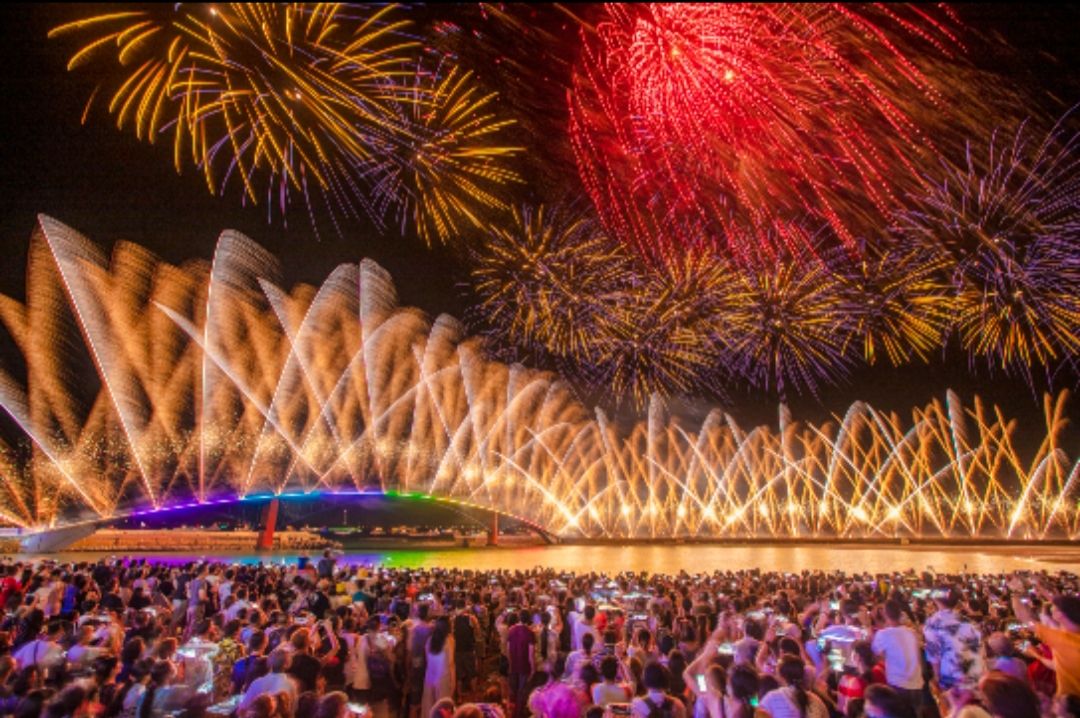 "Penghu - The Most Spectacular Fireworks Ever! 