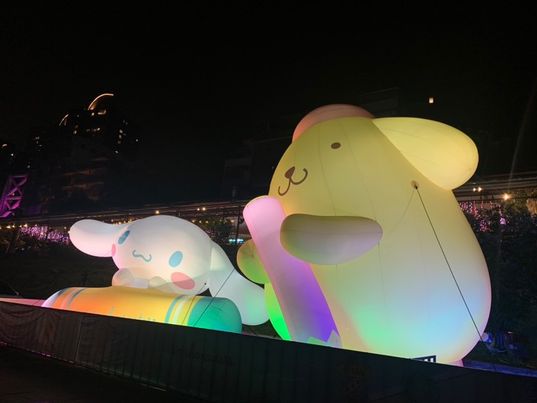 "New Taipei Lights Up a 13-Meter Tall Giant Kitty!