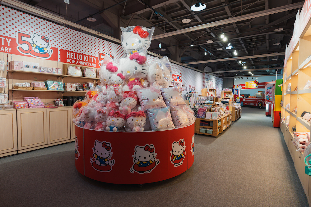 【Taipei】Cuteness Overload! The "HELLO KITTY 50th Anniversary Exhibition" Kicks Off. With Super-Sized KITTY Installations and Exclusive Merchandise, It